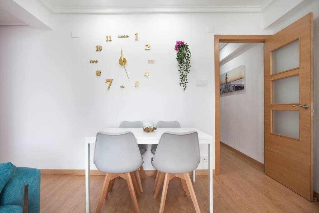 Reus, Lovely Flat Close To Center Valenza Esterno foto