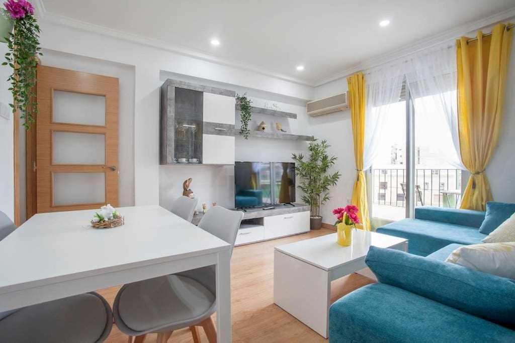 Reus, Lovely Flat Close To Center Valenza Esterno foto