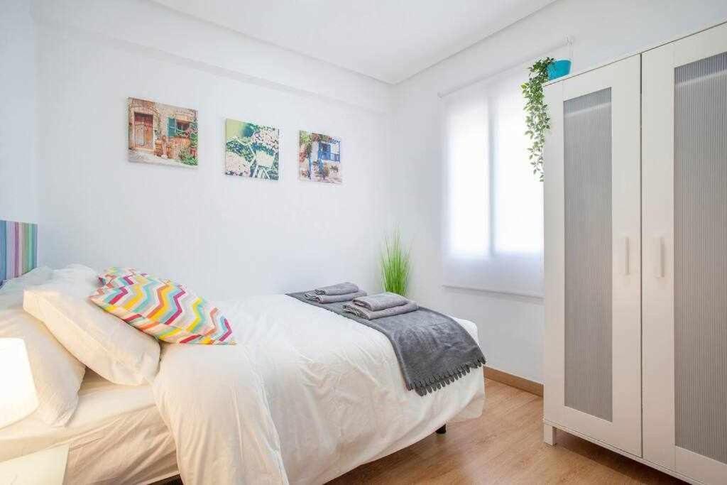 Reus, Lovely Flat Close To Center Valenza Esterno foto